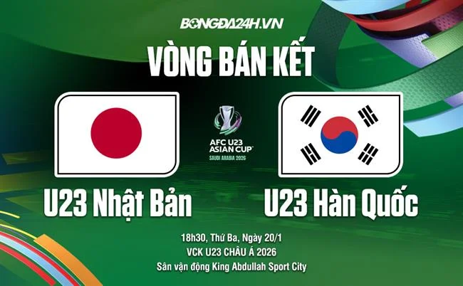 Đội game eSports đang thi đấu trong một giải đấu lớn với khán giả cổ vũ