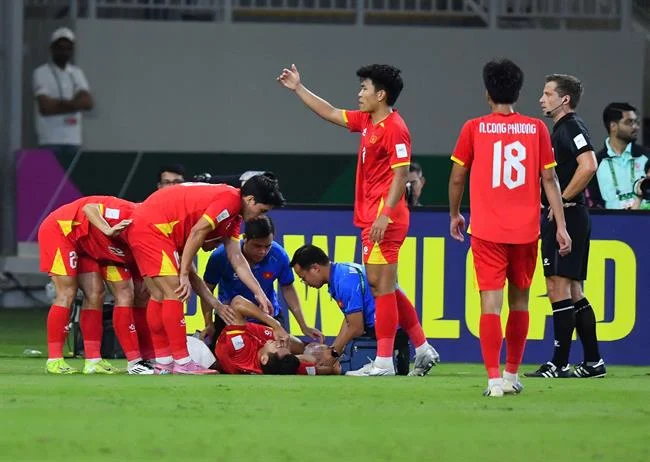 Người chơi đang đọc điều khoản tiền thưởng